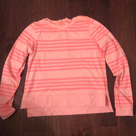 Lululemon top. Size 6 - Picture 1 of 2